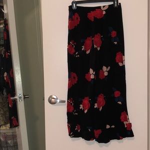 Club Monaco black and red floral pants